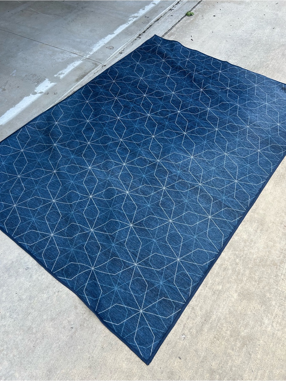 Ruggable Geometric Navy Blue Area Rug 5X7